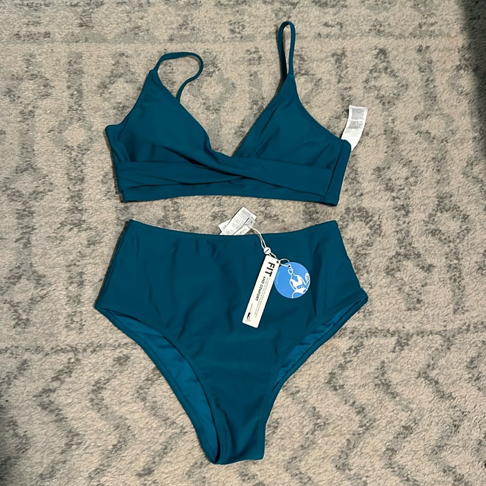 Cupshe NWT (no liner) small